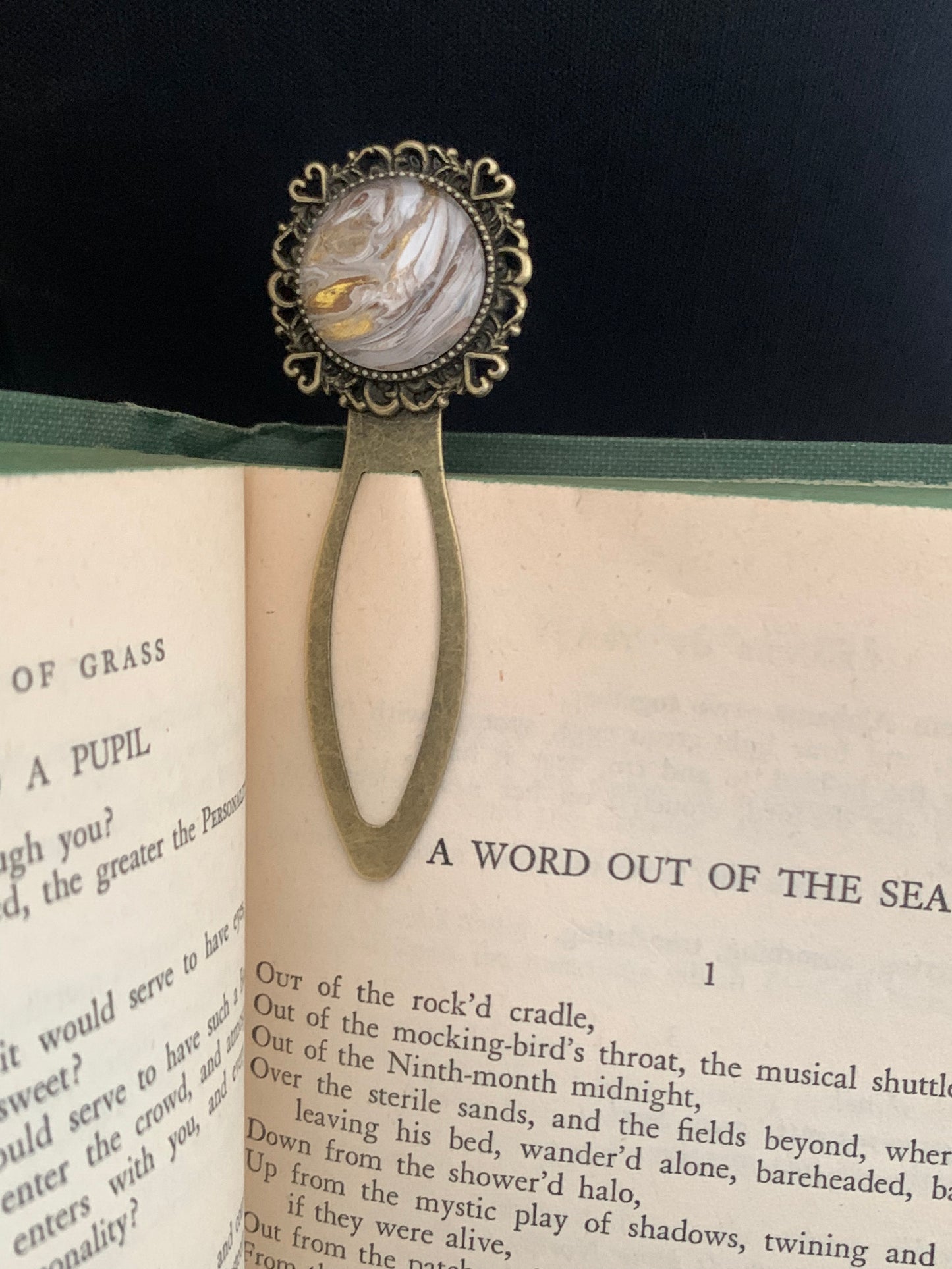 Antique-Style Fluid Art Bookmarks