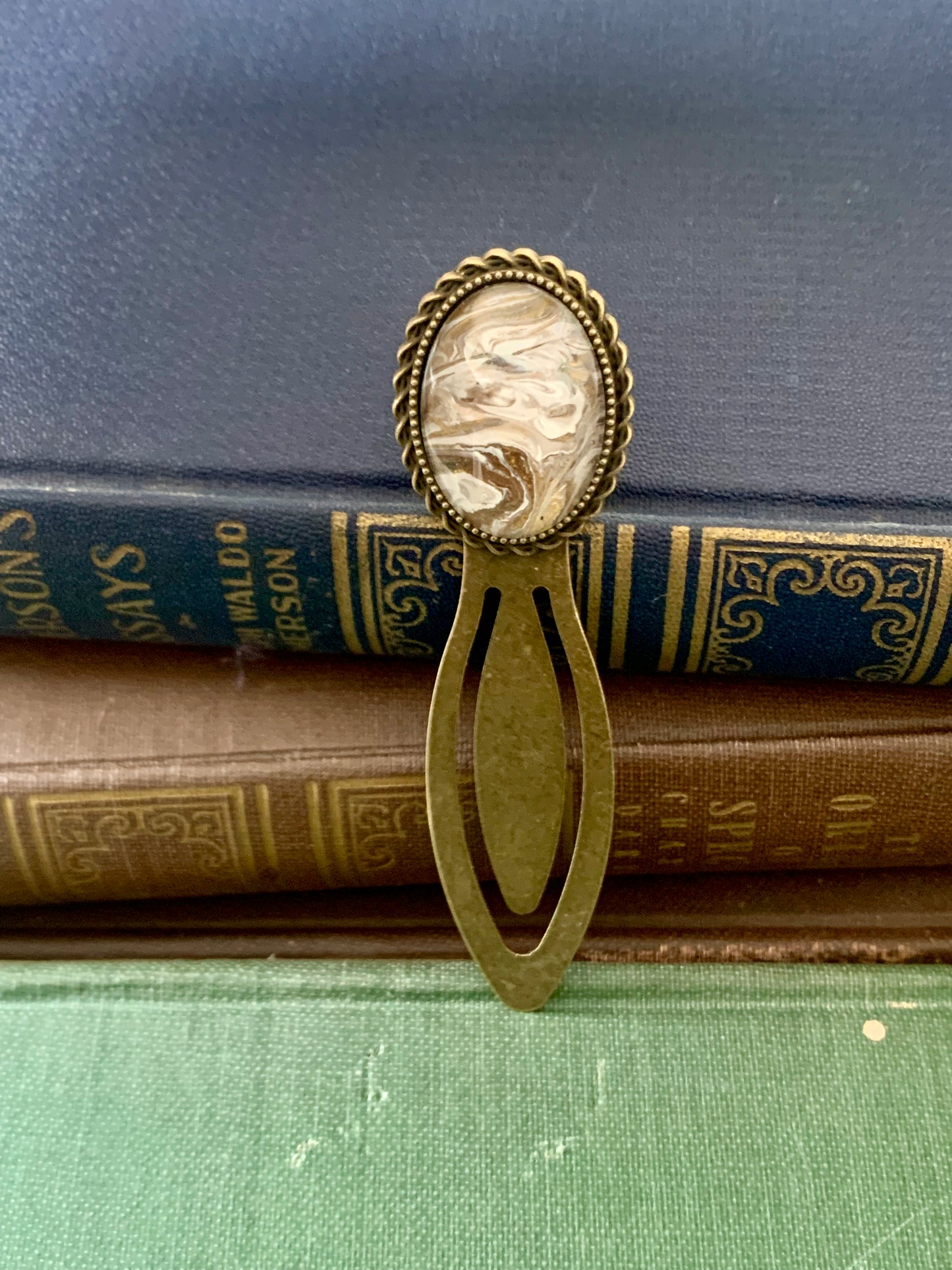 Antique-Style Fluid Art Bookmarks
